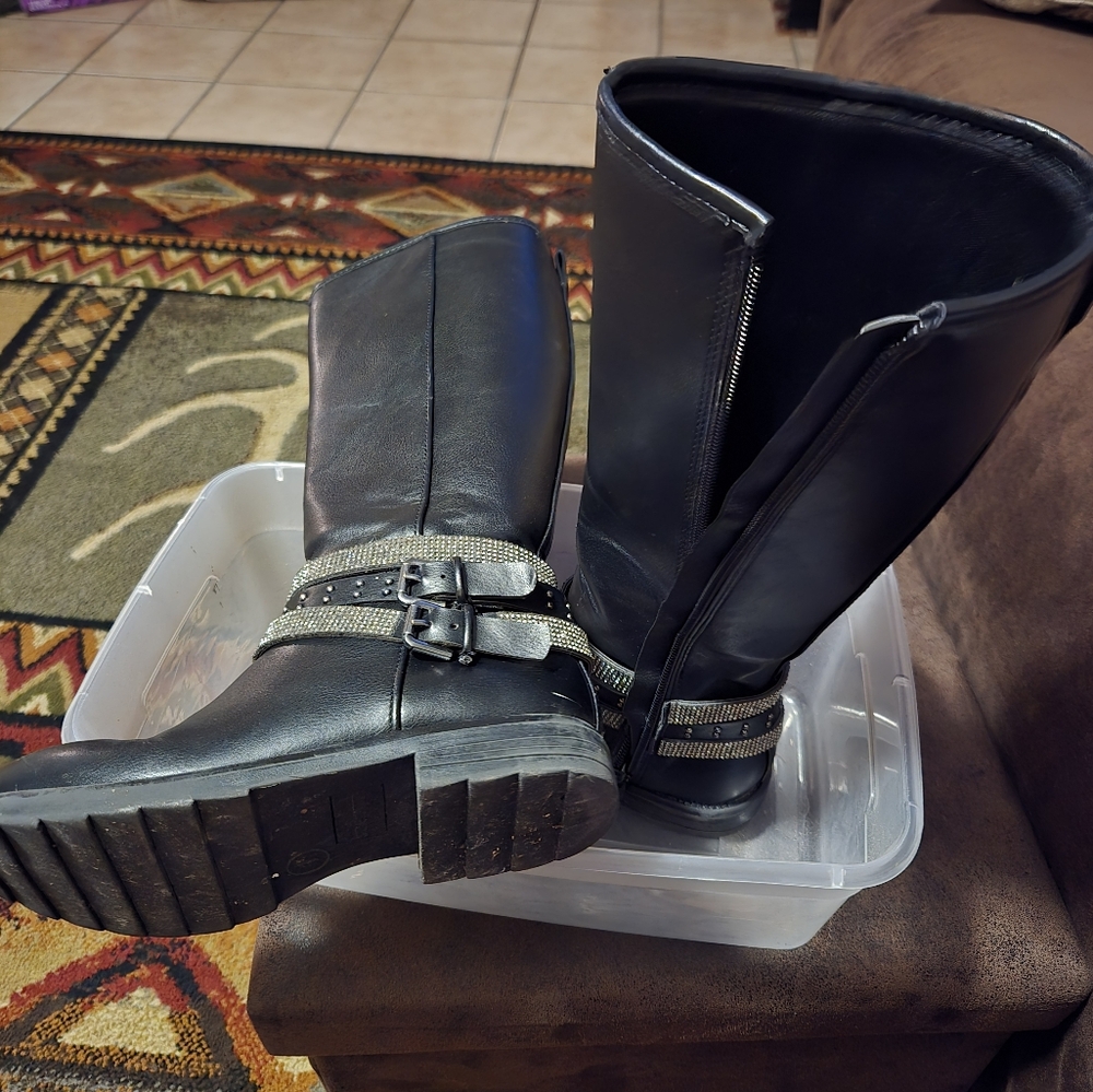 Gently used Steve Madden Cappy Boot